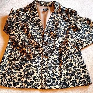 R-Q-T, Jacket , sz. S , beige with black flowers.